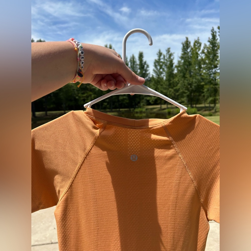 Orange Cream Lulu Swiftly Tech Size 4 - image 2